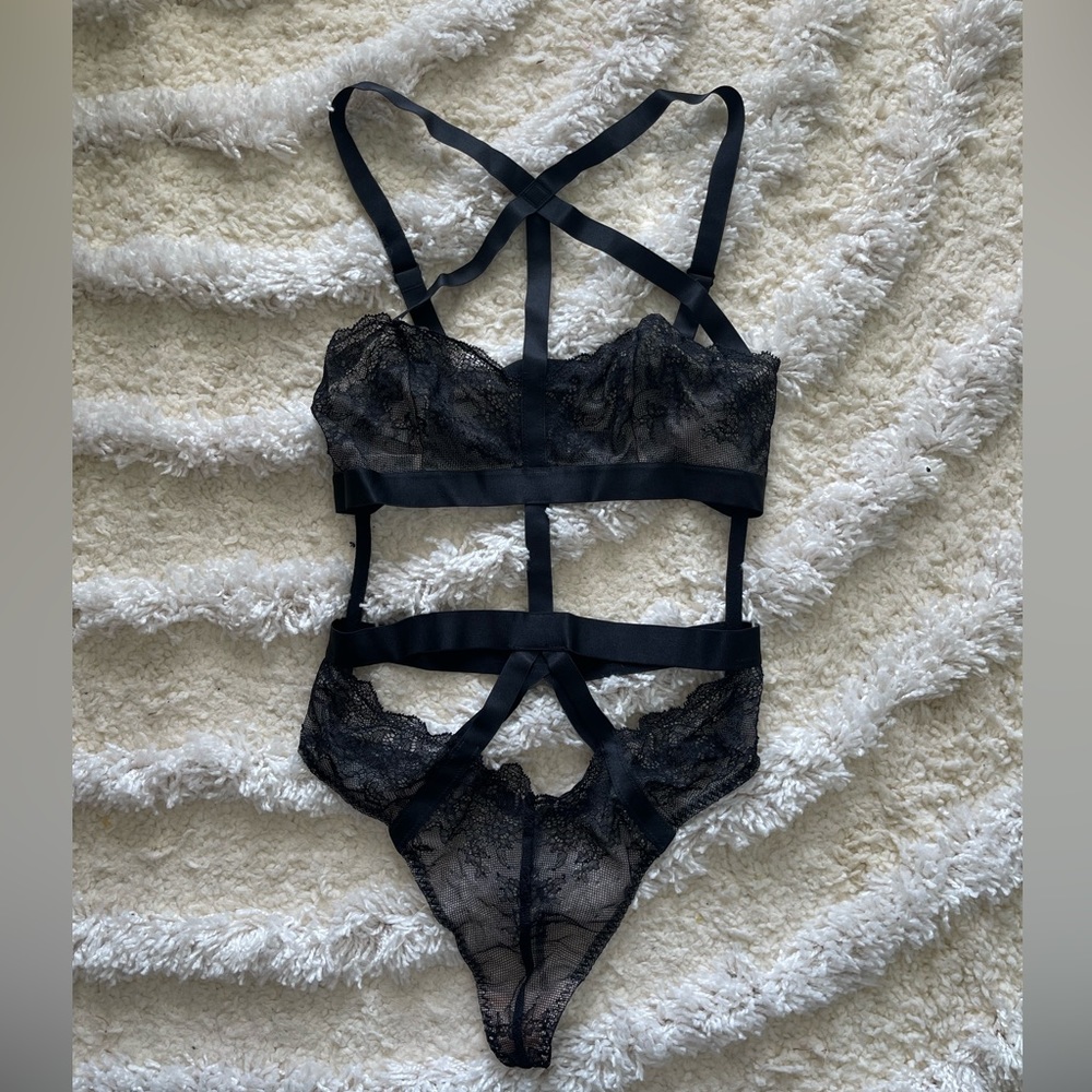 VS | strappy teddy